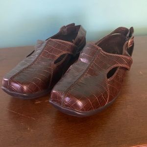 Easy Street Women’s Flats